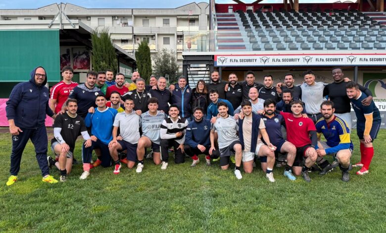 L’abbraccio della città all’Unione Rugby prima della sfida decisiva